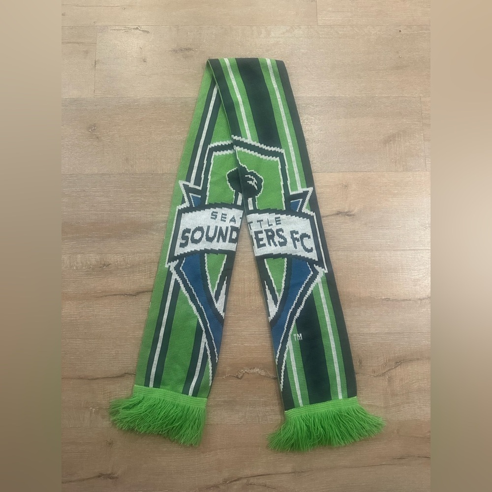 Seattle Sounders FC Scarf Adidas Green Blue RARE Space Needle Soccer RN#119208